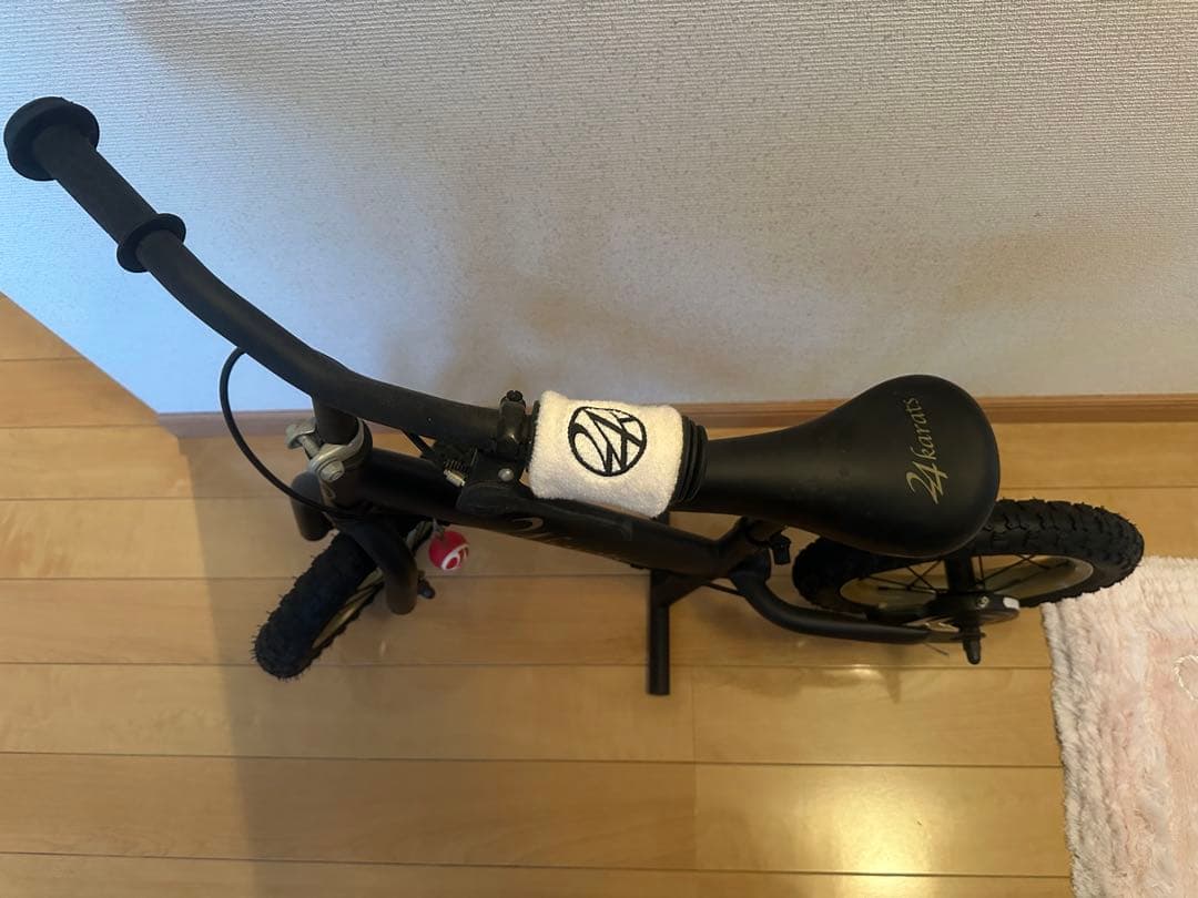 24karats ブラック バランスバイク 12インチ