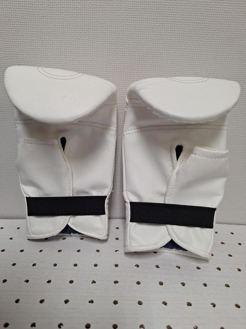 【美品・試着のみ】　Winningパンチンググローブ　SB-2000