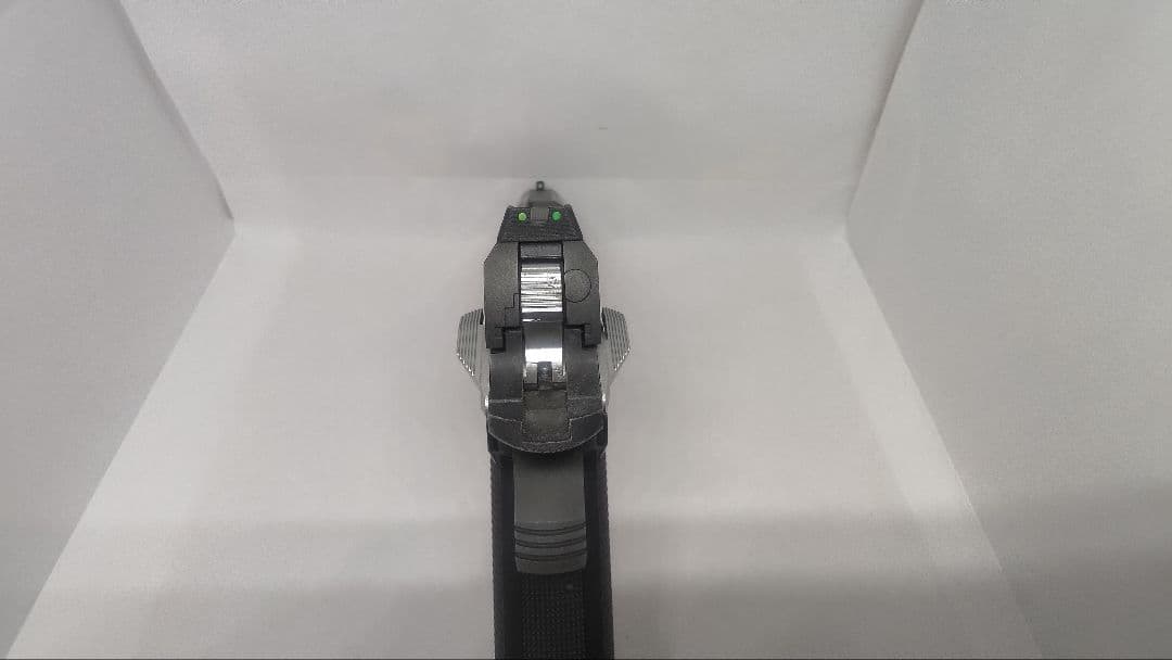 東京マルイ Hi-Capa-E 中古　リポバッテリー、予備マガジン2本付