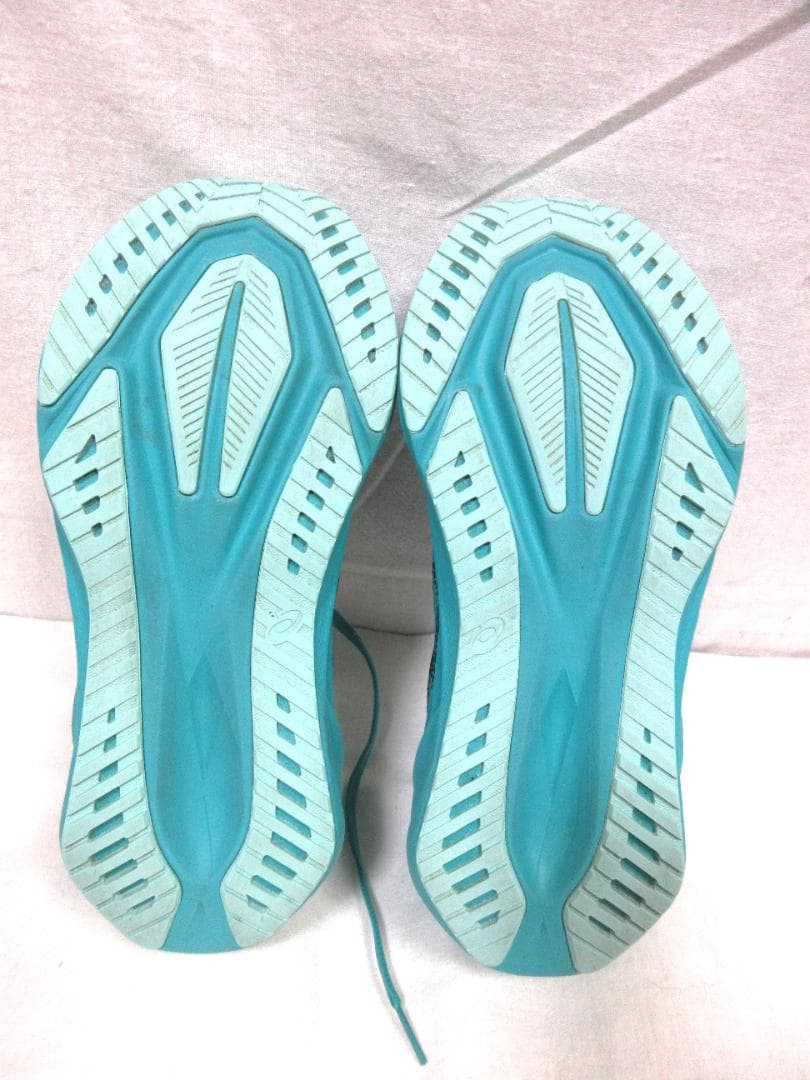 アシックス NOVA BLAST ノヴァブラスト　ランニングシューズ