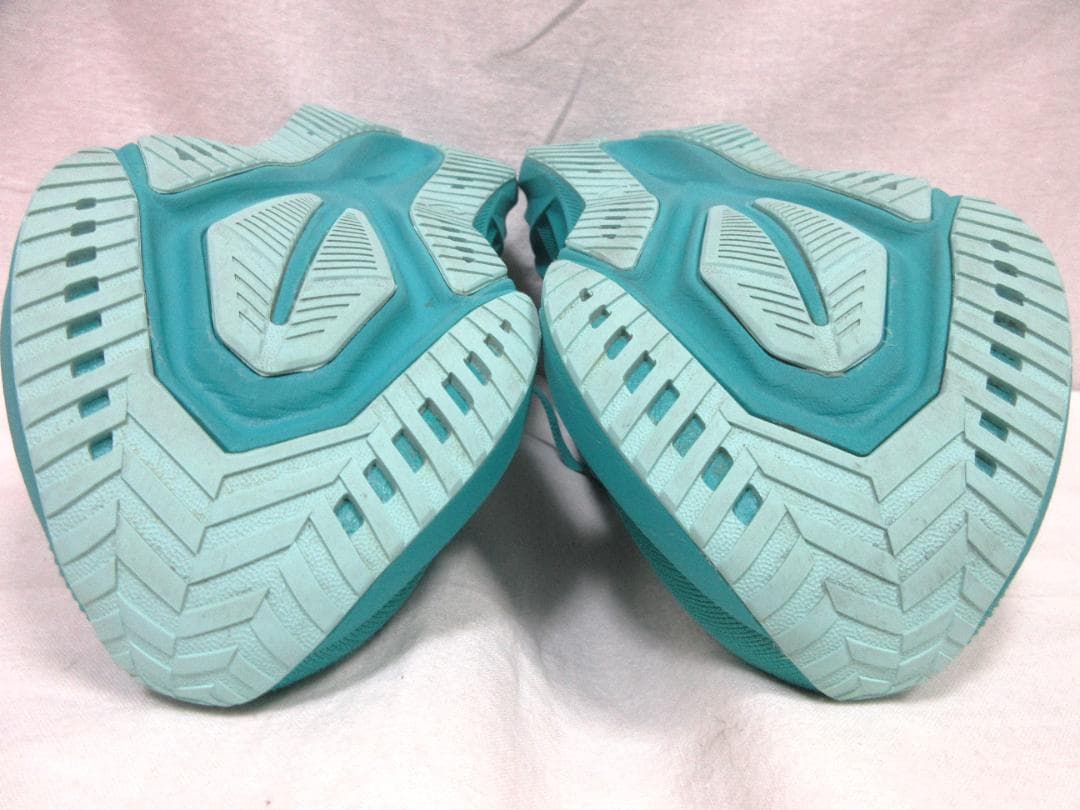 アシックス NOVA BLAST ノヴァブラスト　ランニングシューズ