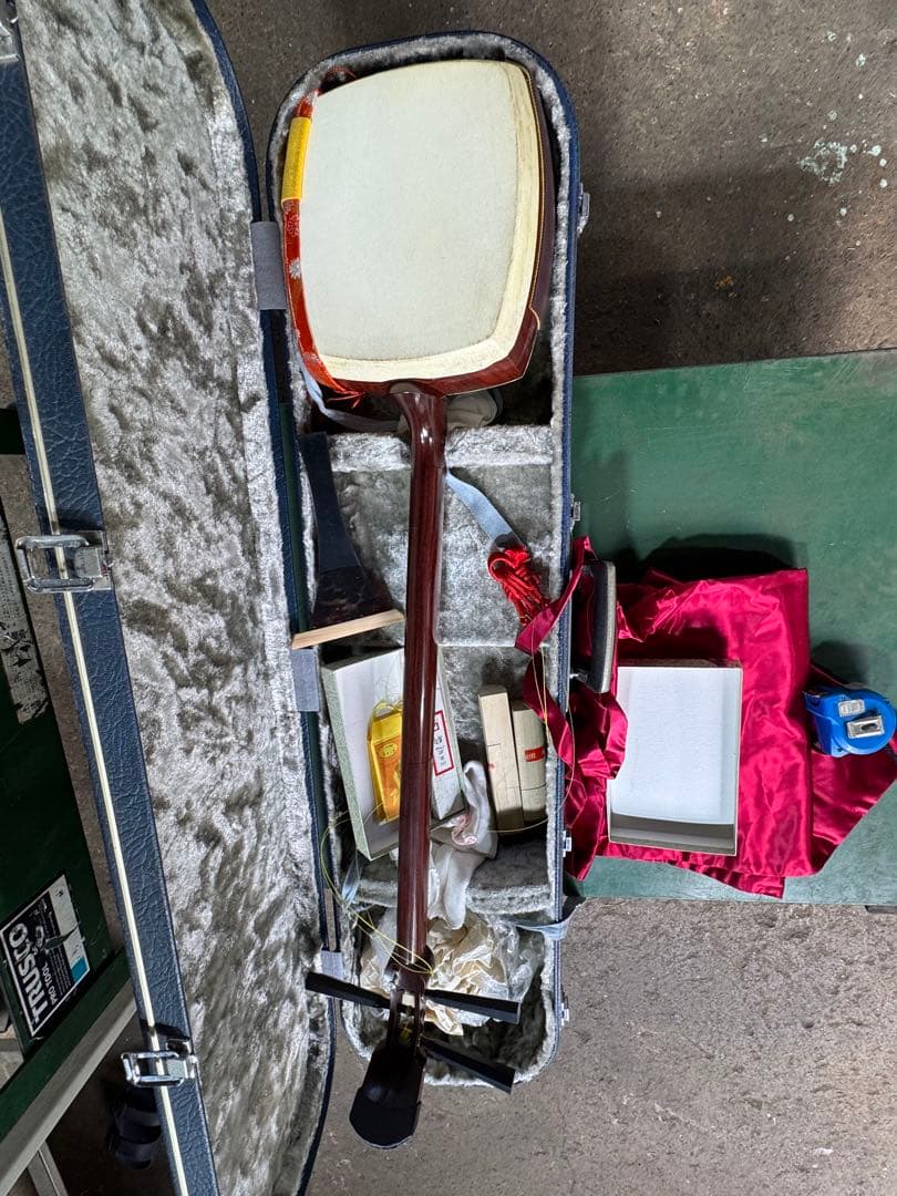 9-津軽三味線?　高級糸巻き 紅木？ハードケース&付属