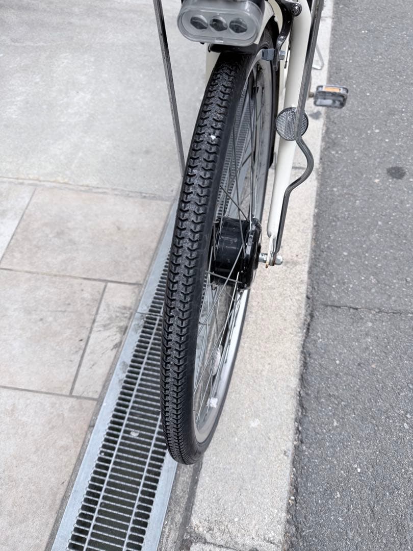 大阪府　ブリヂストン　ホワイト 電動アシスト自転車 シティタイプ