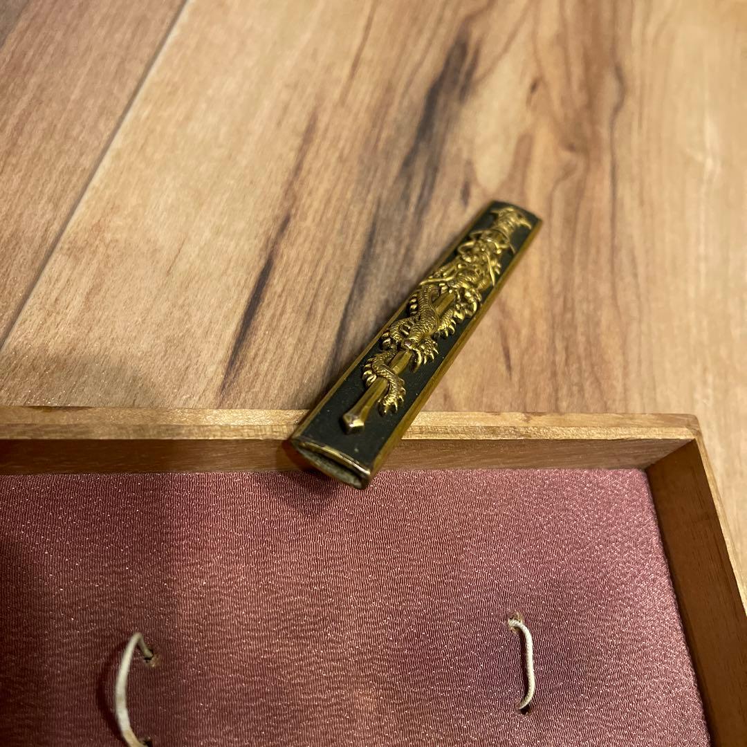 金色装飾の武具 小柄袋 (龍が三鈷柄剣に巻く) 袋 江戸時代