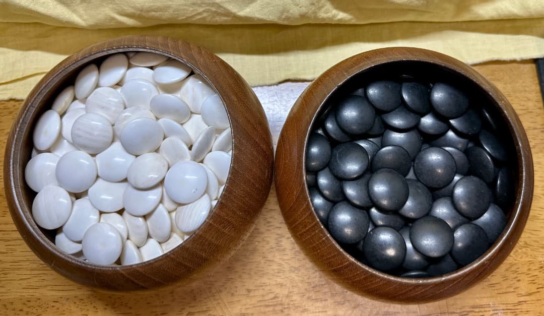 榧木製碁盤と白蛤・那智黒・碁石セット