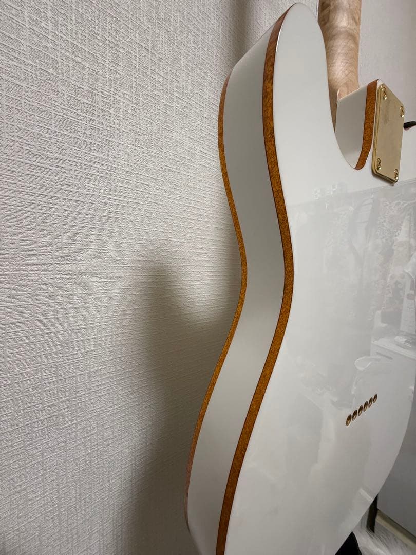 Fender テレキャスター SCANDAL HARUNAモデル