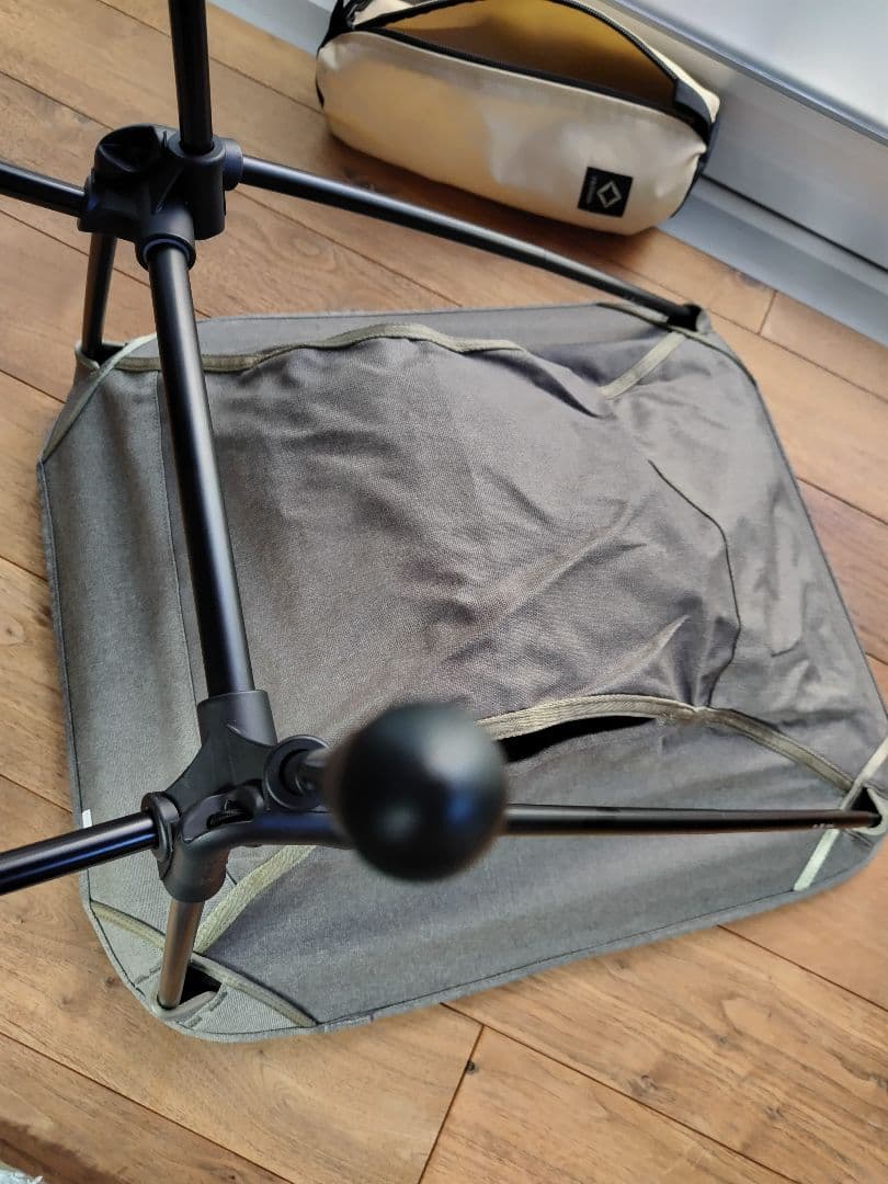 ヘリノックスチェアワン　タクティカル　デザートタン　ホームデコ＆ビーチ　グラベル