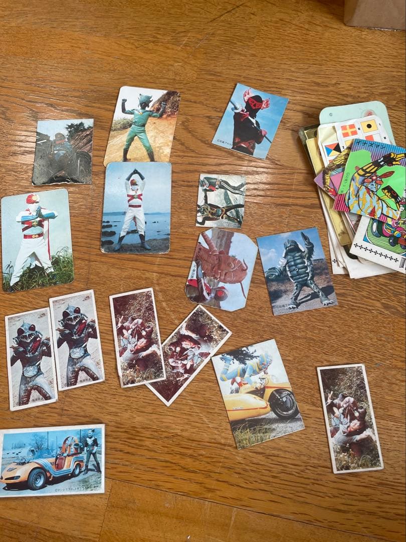 昭和レトロ　超貴重品　カルビー仮面ライダー 他　懐かし ヒーローカード他