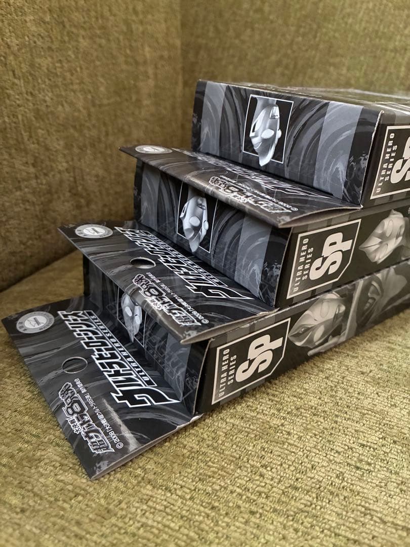 SP ウルトラマンティガ ダイナ ガイア クリアレッドラメ EXゼットン