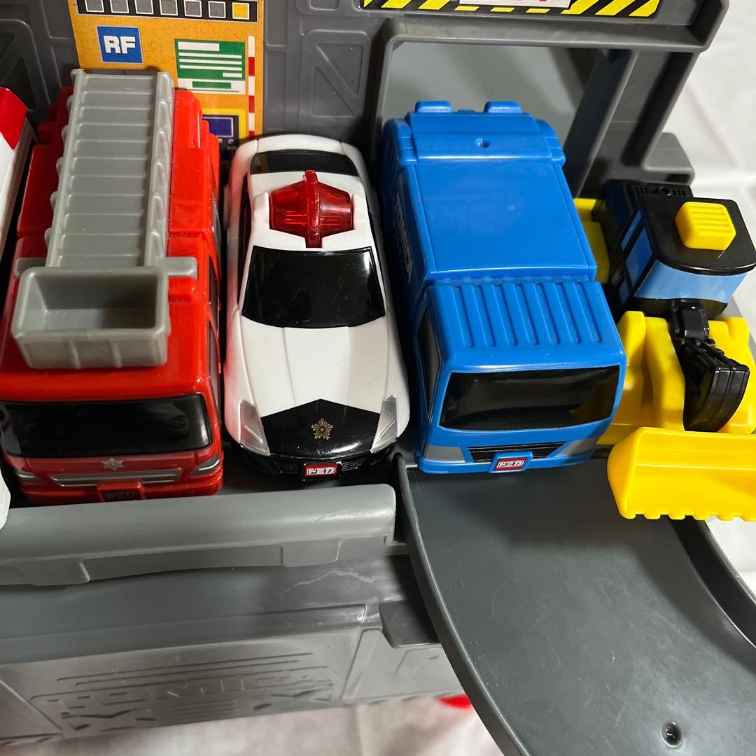はじめてトミカ　駐車場セット