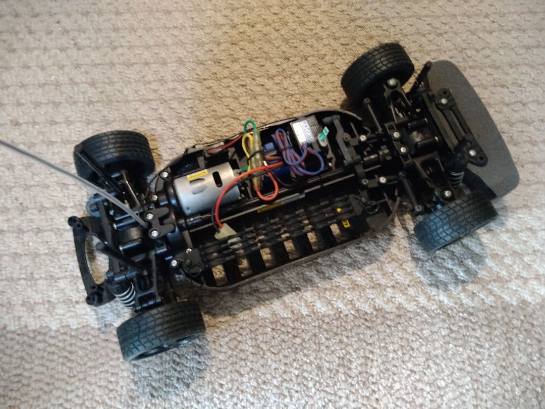 TAMIYA製のNISMO R34 GT-R Z-tuneラジコンカー