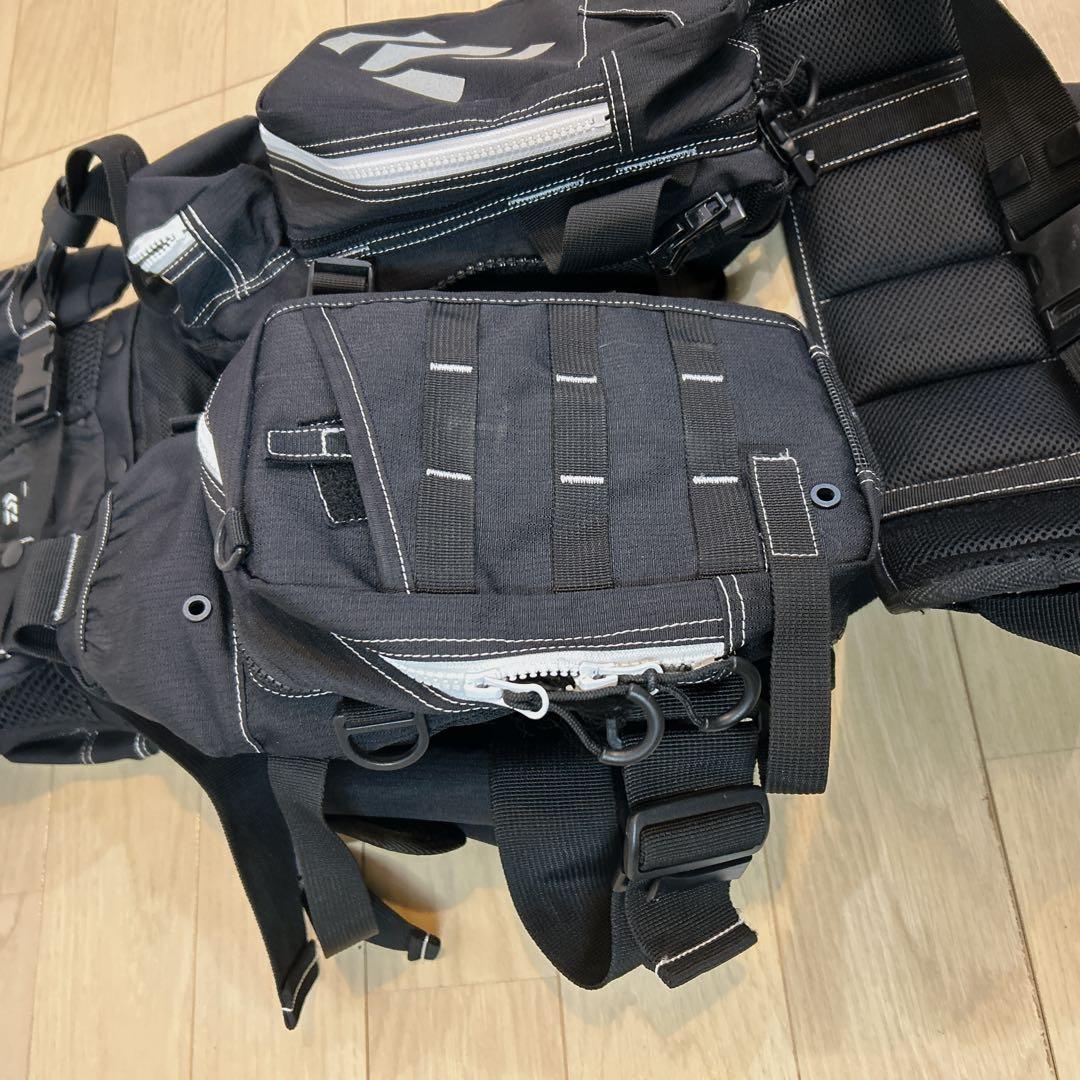 【美品】ダイワ ベンチクールゲームベストIV DF-6109 ライフジャケット