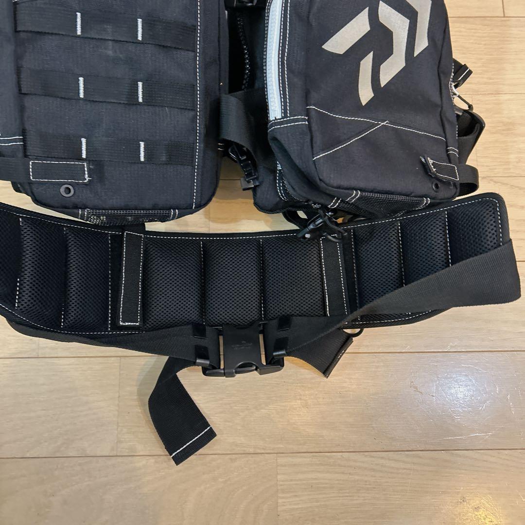 【美品】ダイワ ベンチクールゲームベストIV DF-6109 ライフジャケット