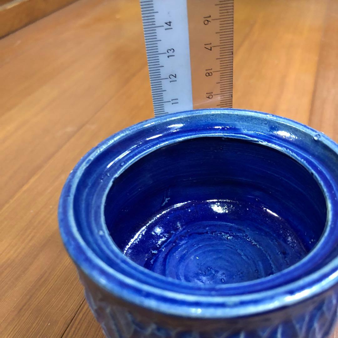 青い陶器の香炉 蓋付き