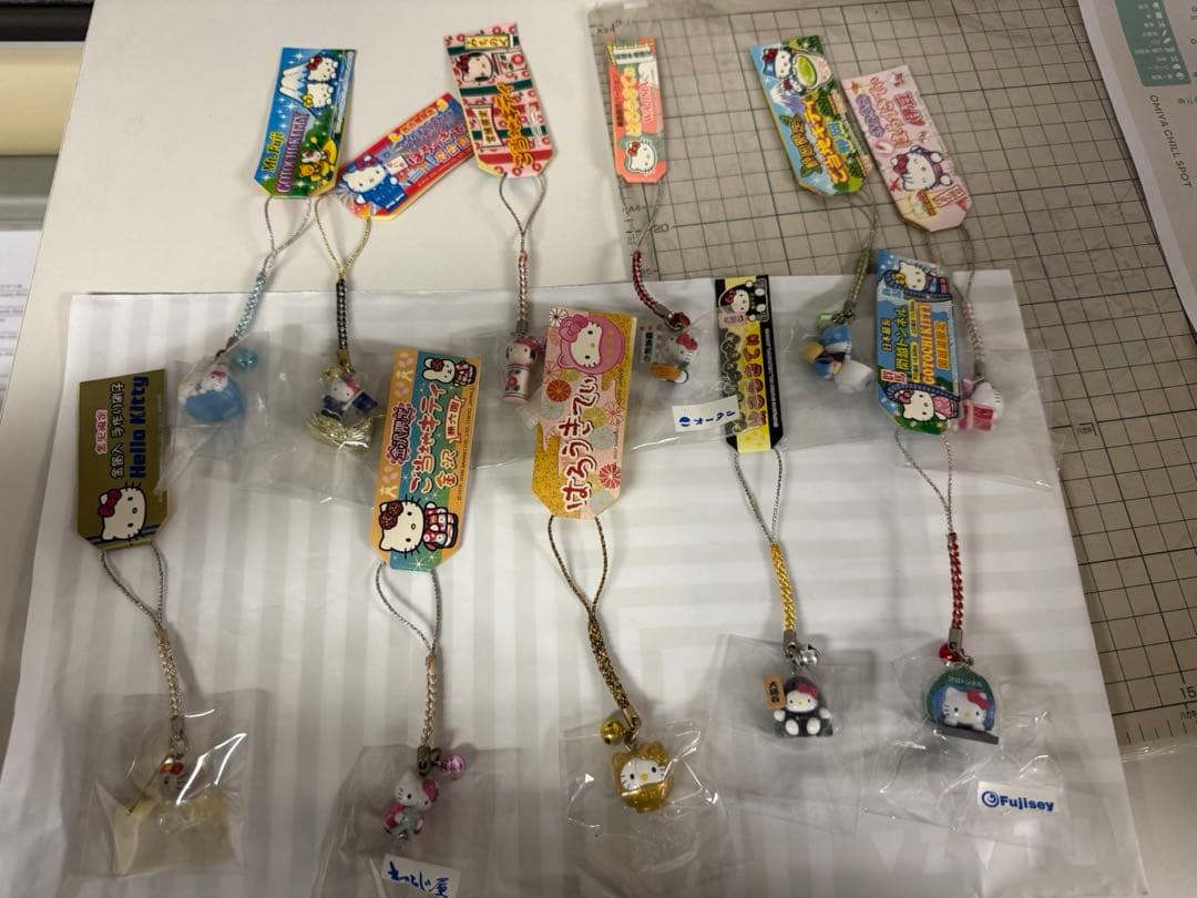 ご当地ハローキティ アクリルキーホルダーセット49個　サンリオ