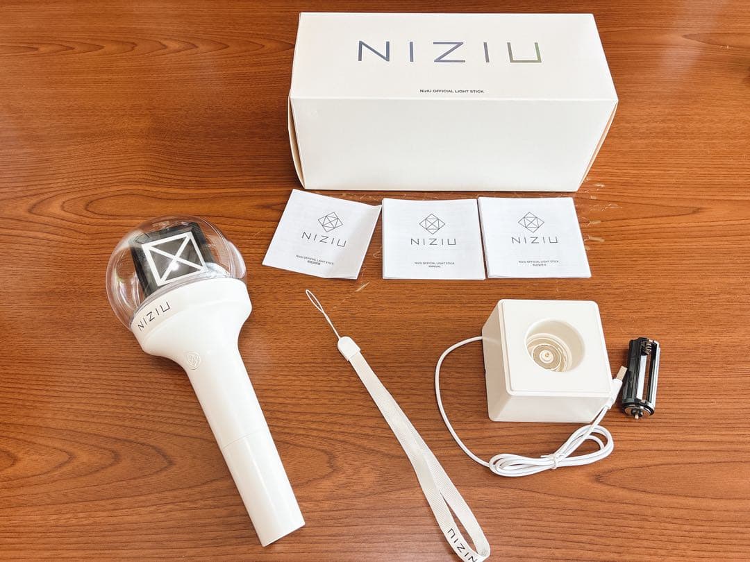 NiziU ペンライト LIGHT STICK