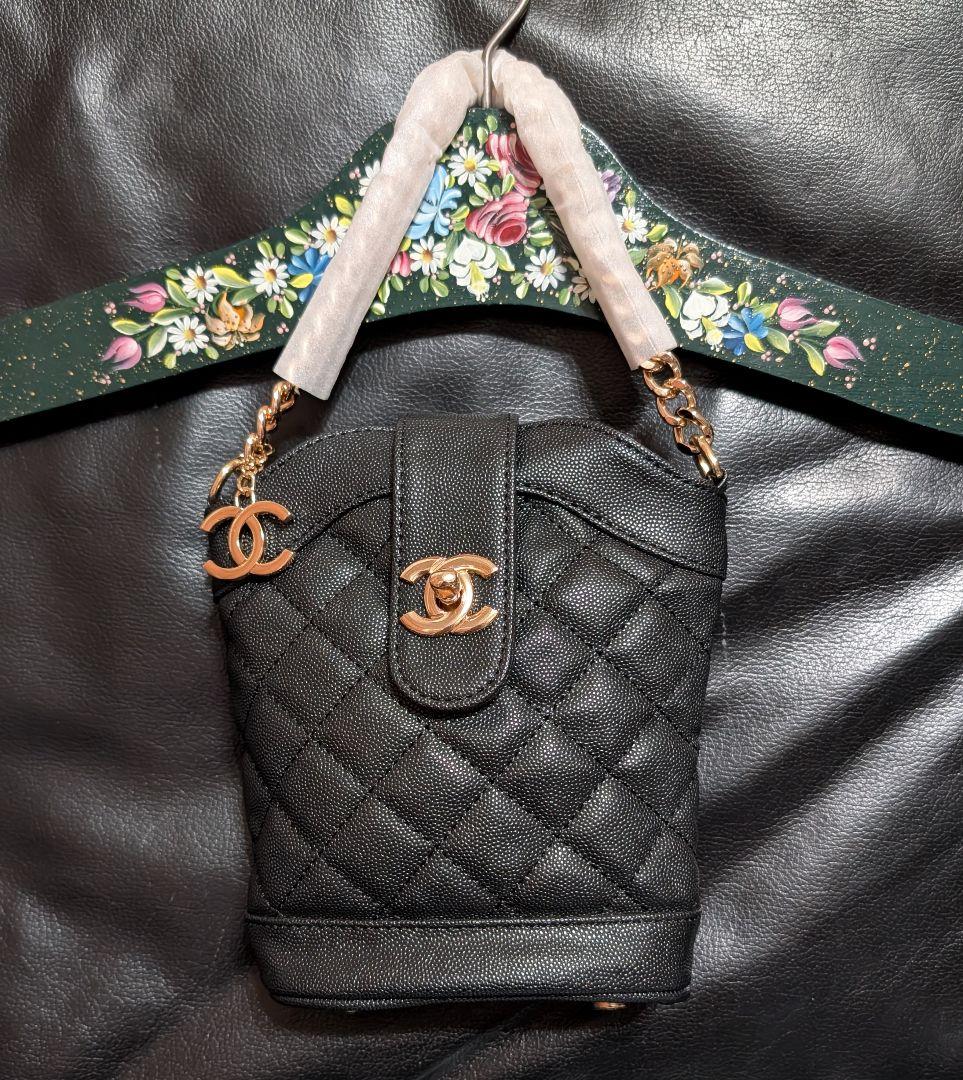 CHANEL ブラックキルティング チェーンショルダーバッグ ノベルティ