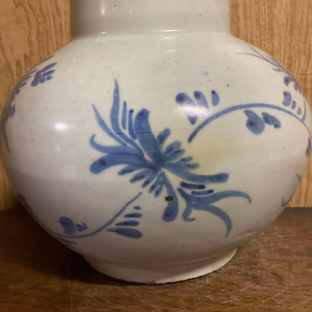 李朝　染付　壺　草花図