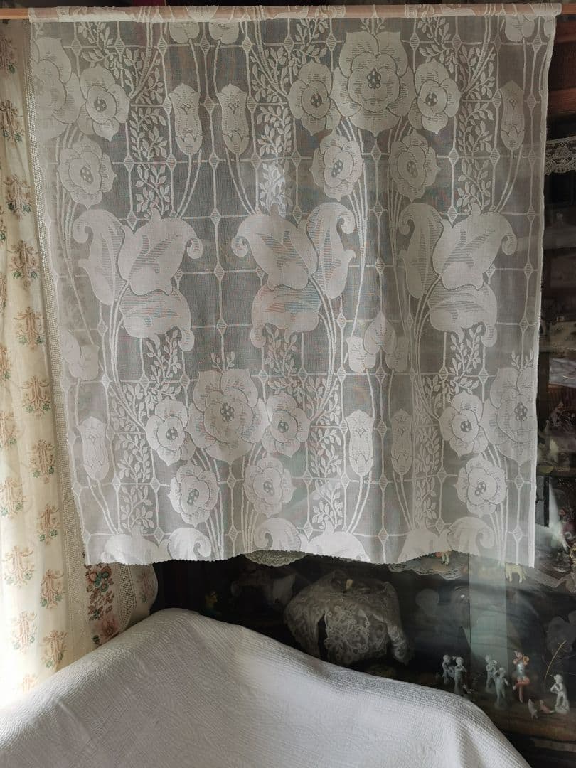 アンティーク マドラスレース アールヌーヴォー花紋 格子枠 カーテンパネルクロス