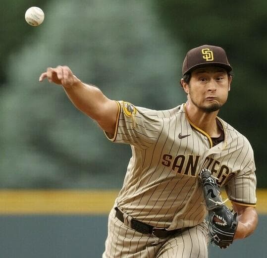 【至宝】サンディエゴ・パドレス☆ダルビッシュ 有☆直筆サインボール☆写真付き