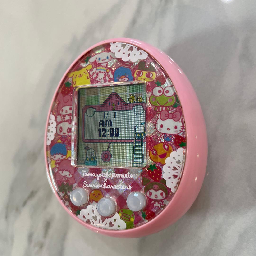 たまごっちみーつ　サンリオ　ピンク