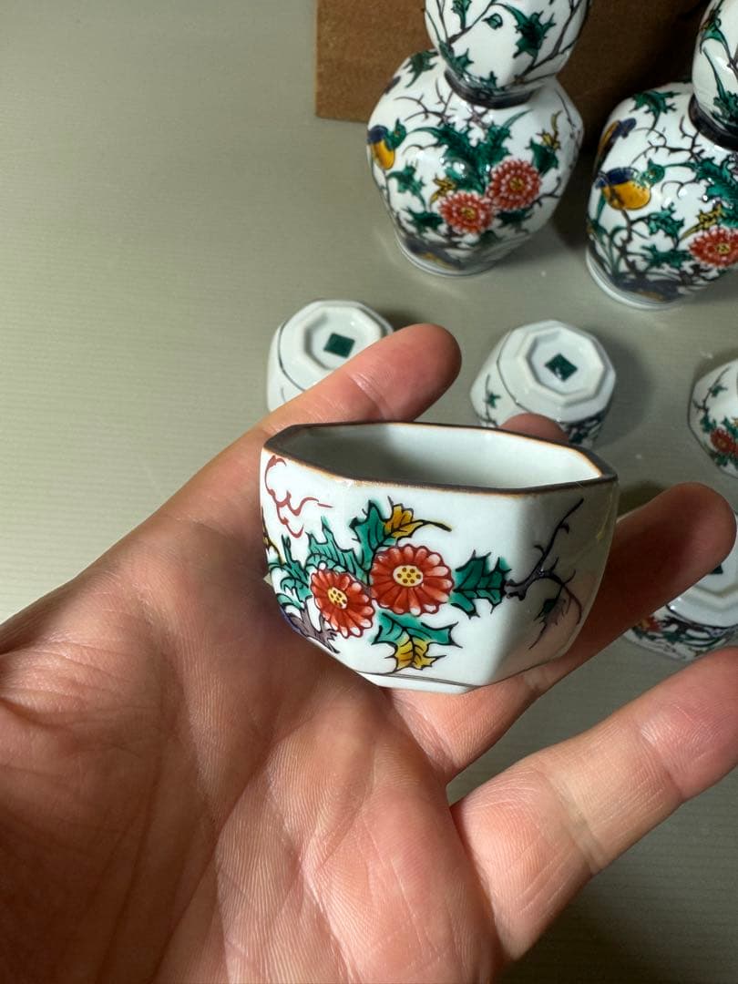 2371 九谷焼 古九谷　風花鳥　角福　酒器セット　徳利2客　猪口5客　未使用