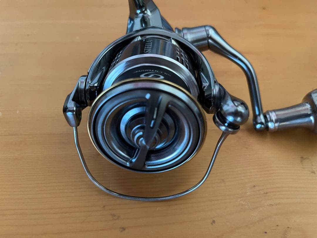 シマノ 18ステラ　STELLA C3000MHG リブレハンドルノブ付き