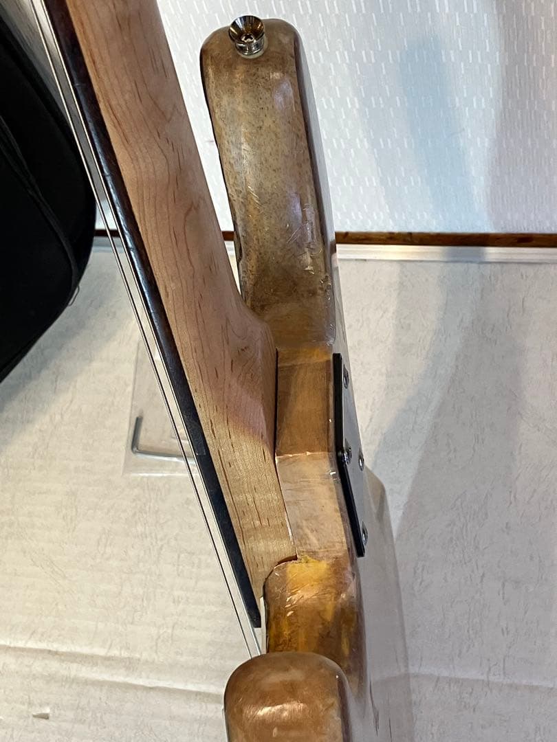 フレットレス・ジャズべタイプのレリック仕様！ギクケース付きます。