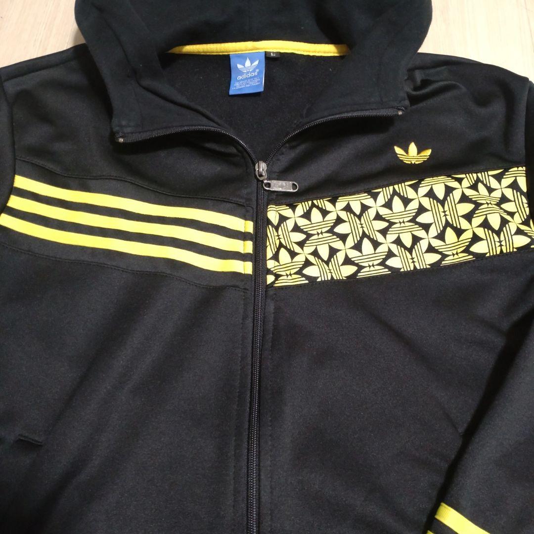アディダス　フルジップパーカー　ブラック　トレフォイルマーク　内側フリース