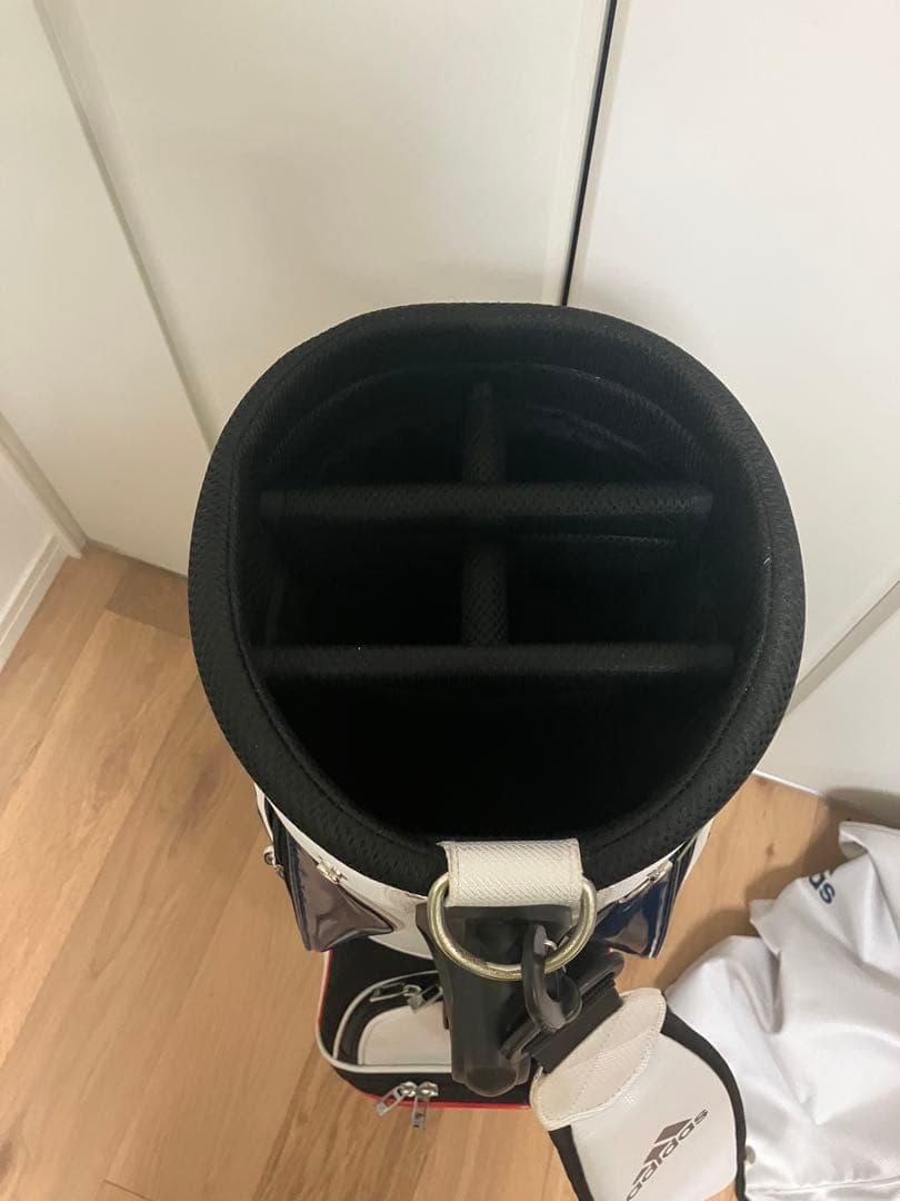 アディダス　adidas キャディーバック　９型　フードカバー付属