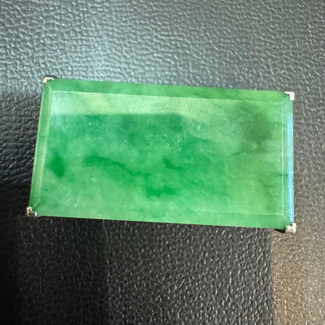 PT850 翡翠彫刻帯留め　総重量11g