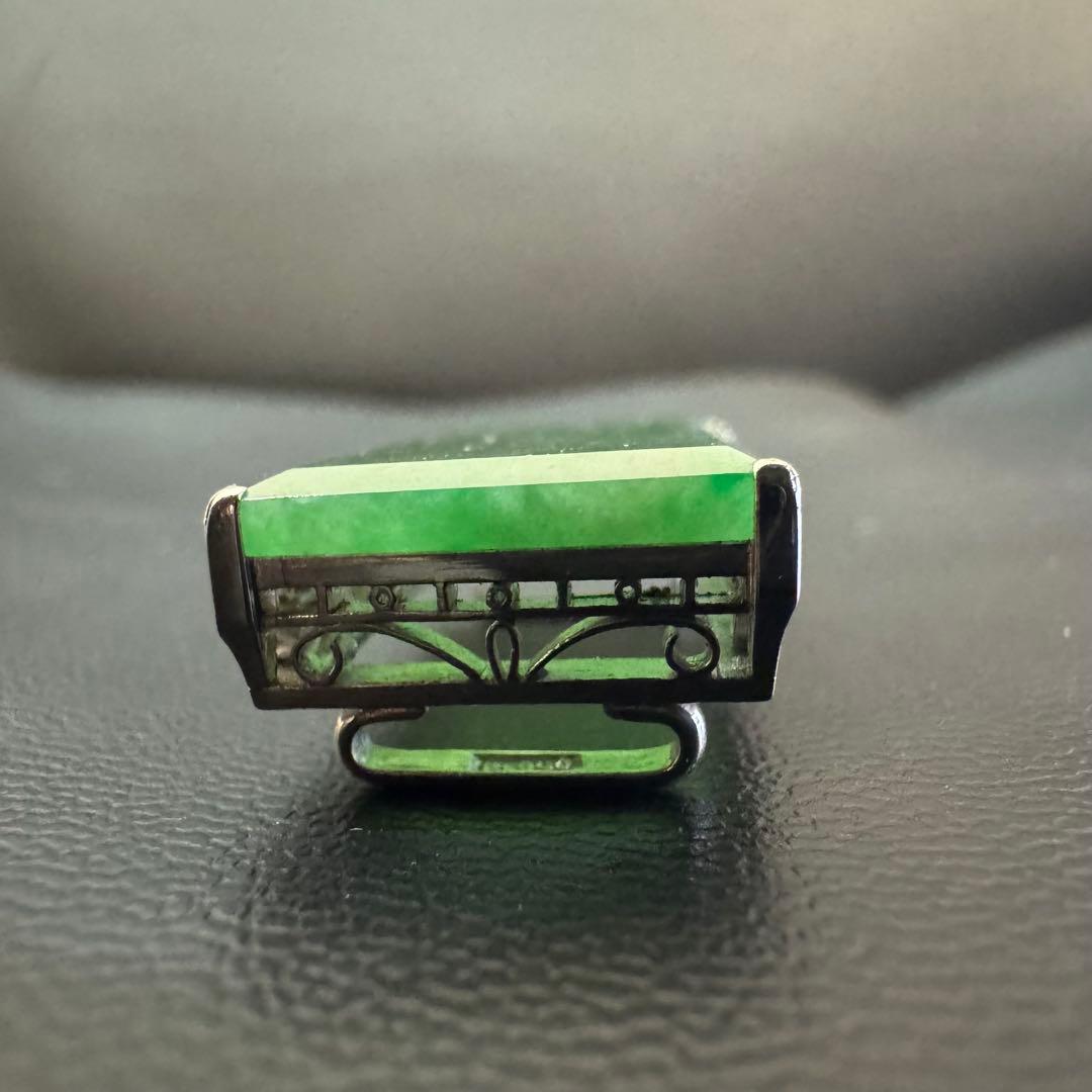 PT850 翡翠彫刻帯留め　総重量11g