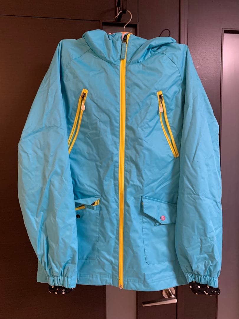 スノボー　ウエアー上下　レディース