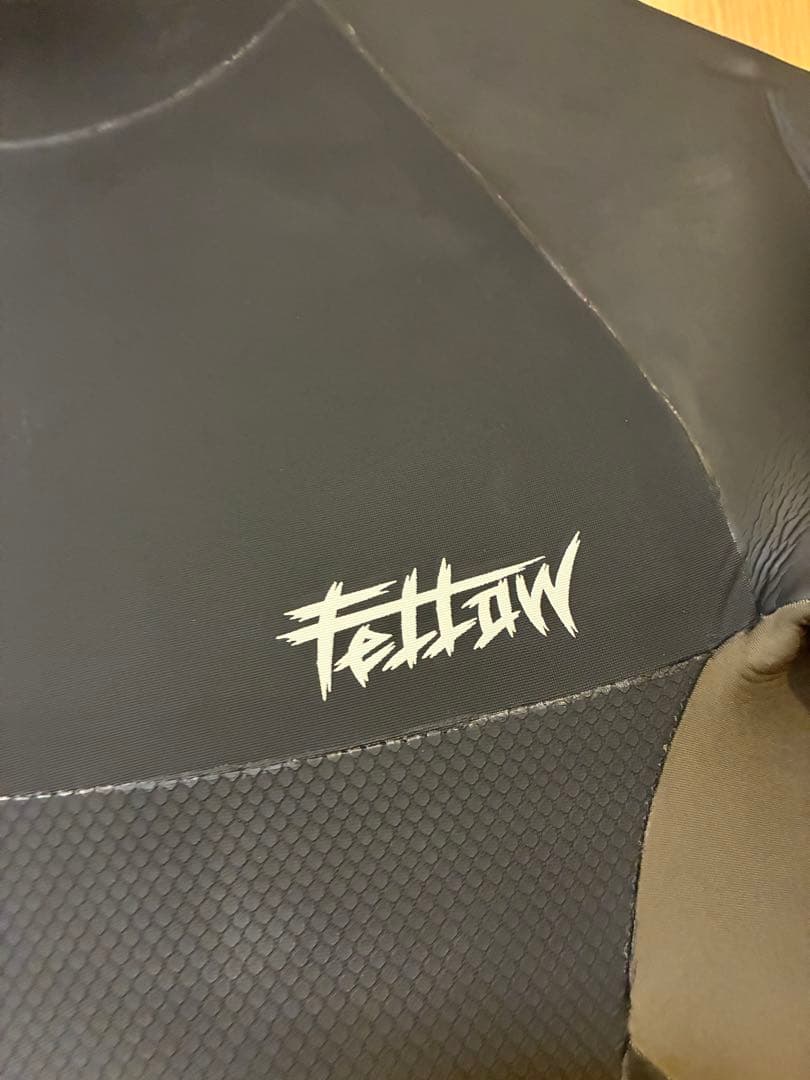 FELLOW セミドライ　試着のみ　バックジップ　5ミリ3ミリ　ウェットスーツ