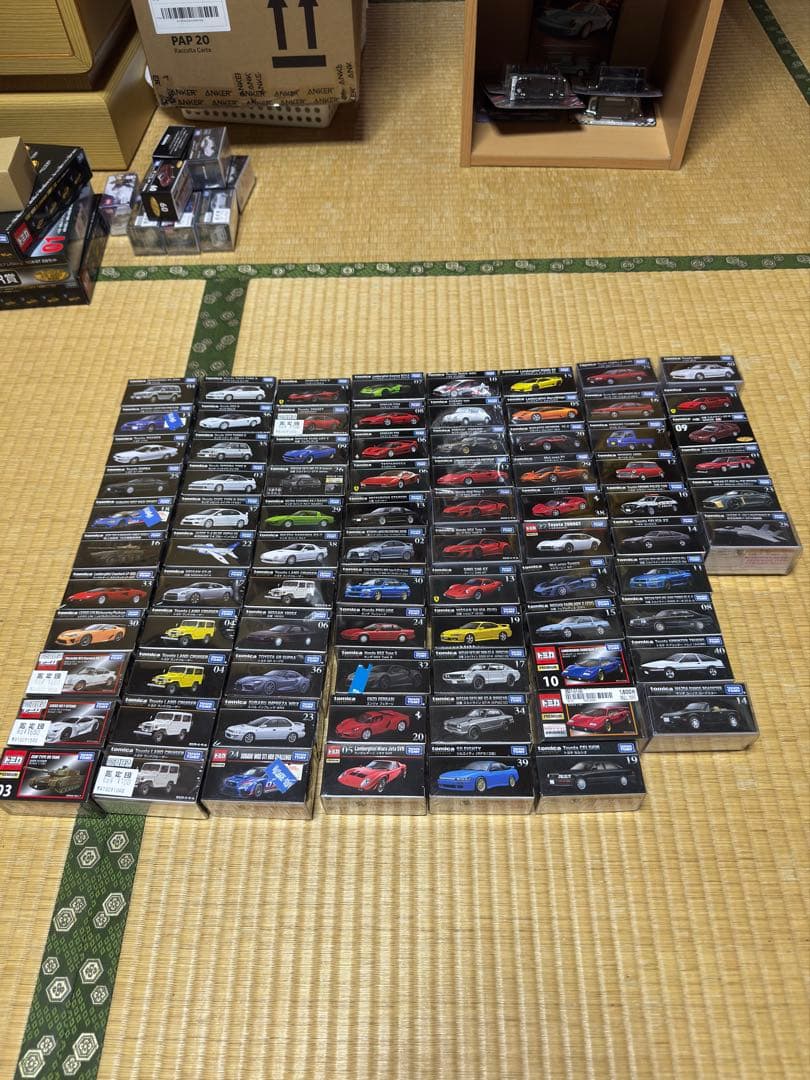 シュリンク付きトミカプレミアム９２台レア商品あり