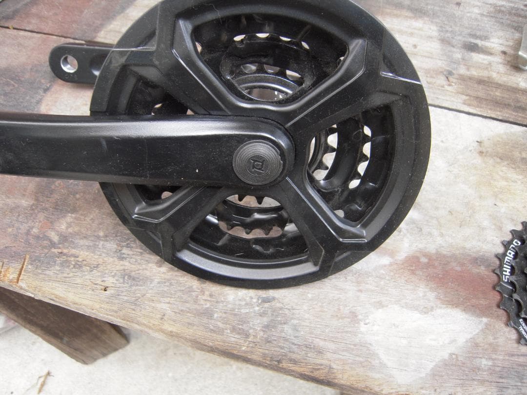 シマノ クランクセット ブラック 4スポーク　27速セット