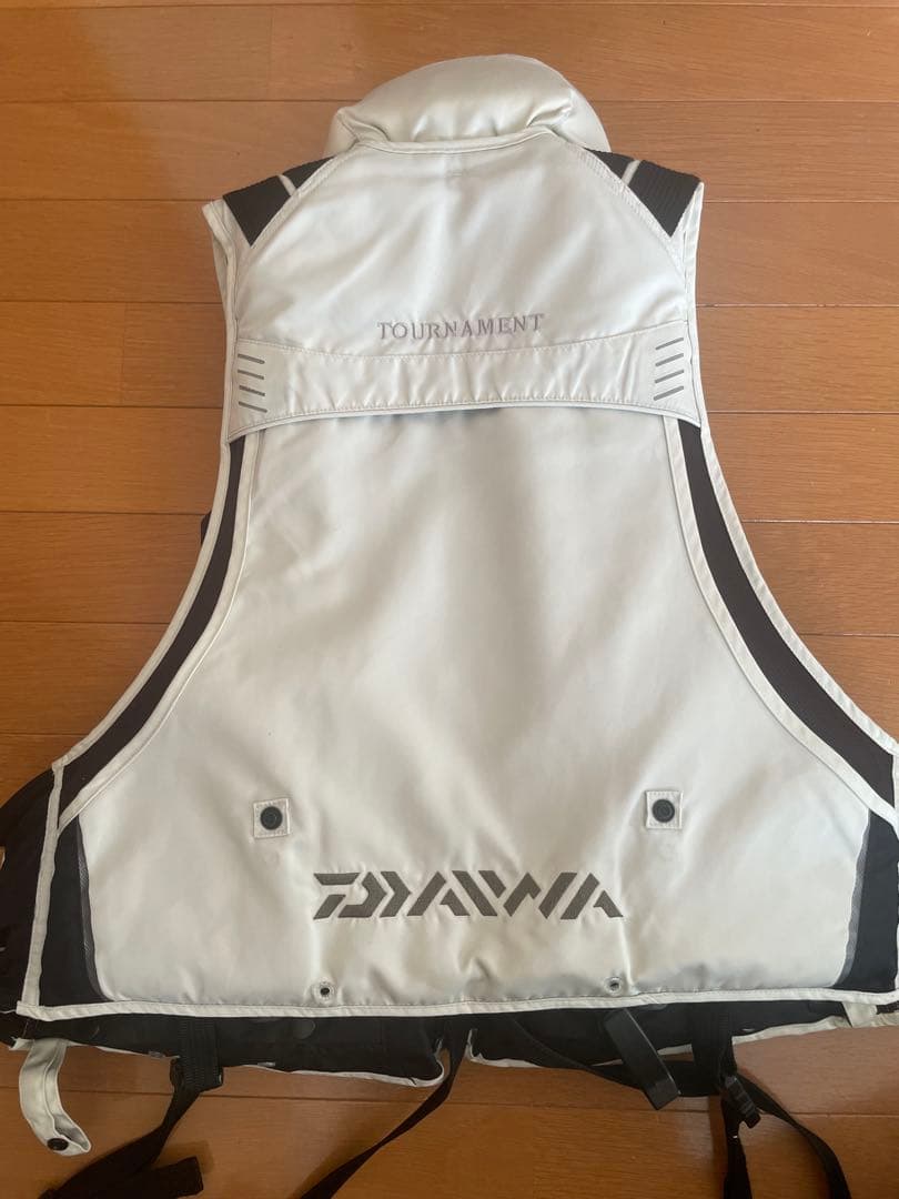 ダイワ トーナメントバリアテック 枕付サイバーフロートベスト DF-3104 L