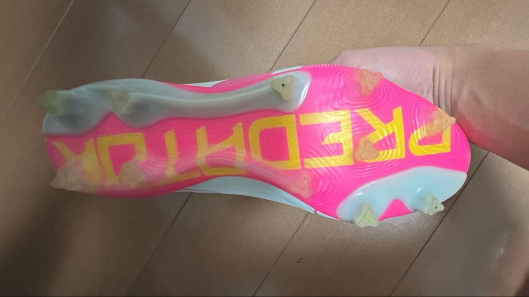 アディダスプレデター ELITE 99 FG ピンク