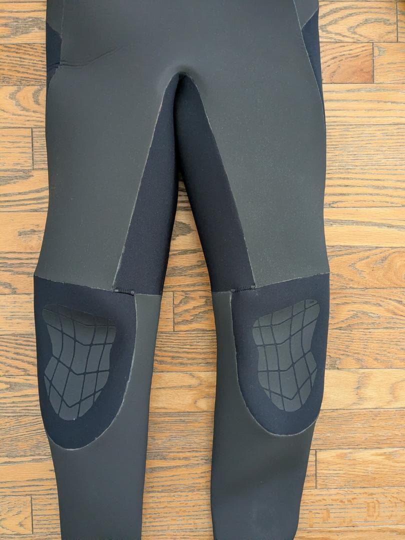 5x3mm セミドライウェットスーツ 高級ノンジップ仕様　日本XL　新品　メンズ