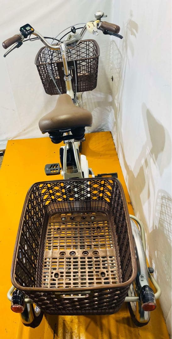 送料無料条件付き　パナソニック　電動アシスト自転車三輪車(18/16型)