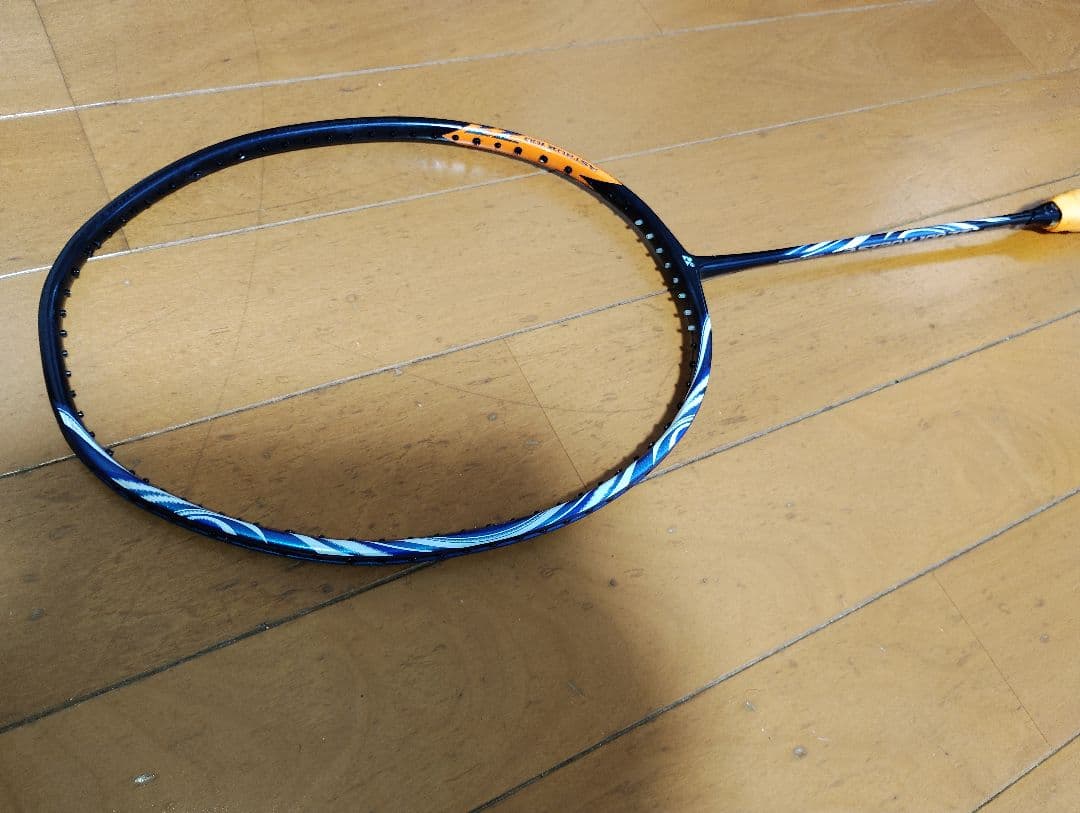 L*N様 YONEX アストロクス100ZZ 4UG5
