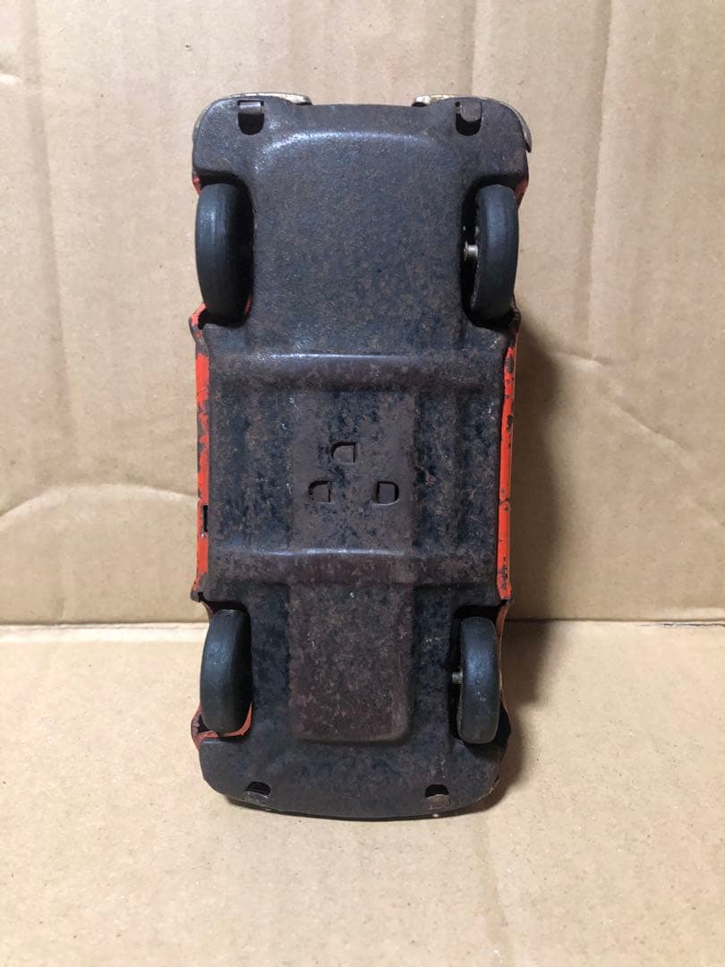 当時物　スバル360 ブリキ　てんとう虫　出目金　ホイールキャップ一つ欠品