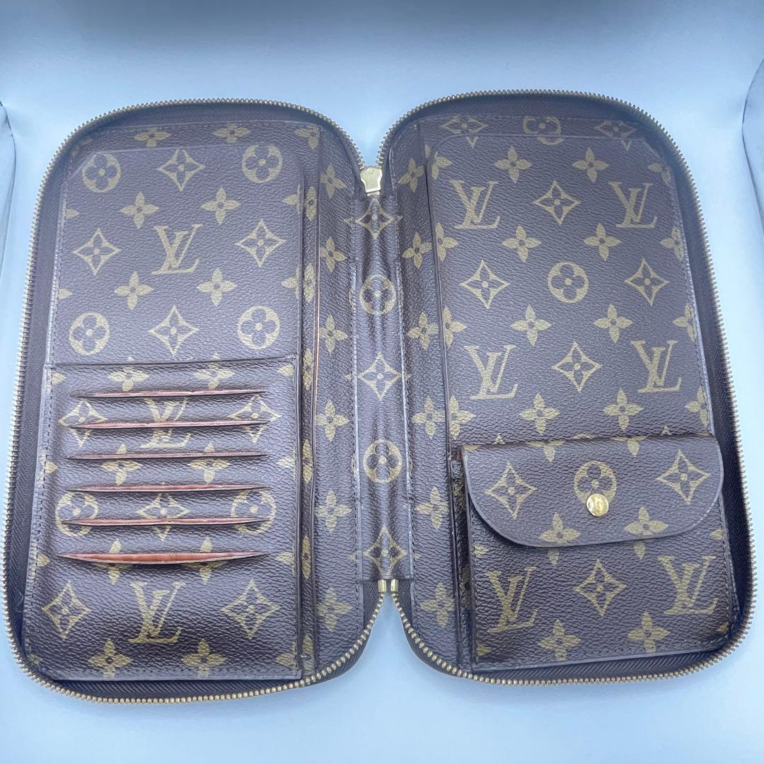 ルイヴィトン ポッシュ エスカパド モノグラム トラベルケース 長財布 ブラウン