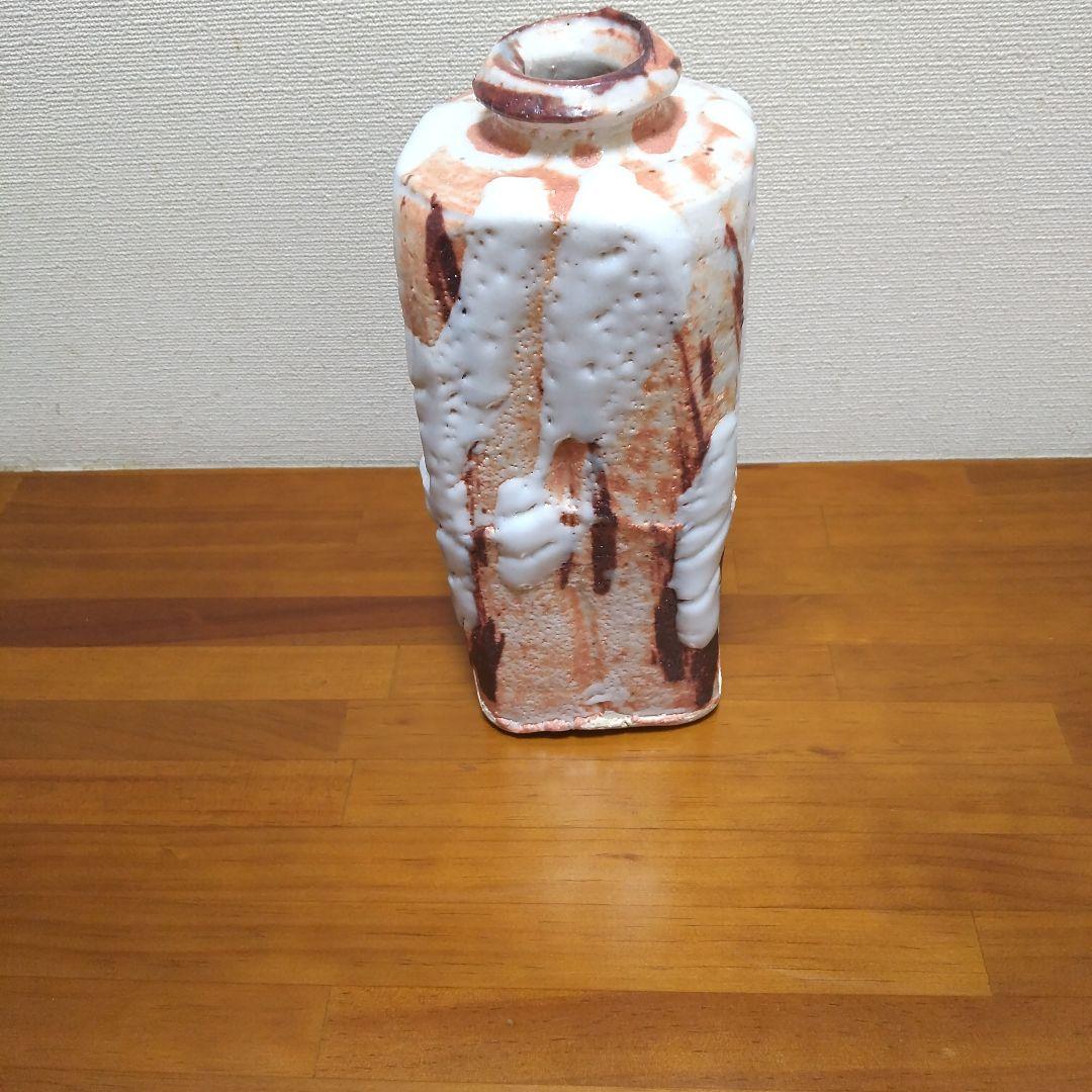 志野焼 四角形の陶器の花瓶