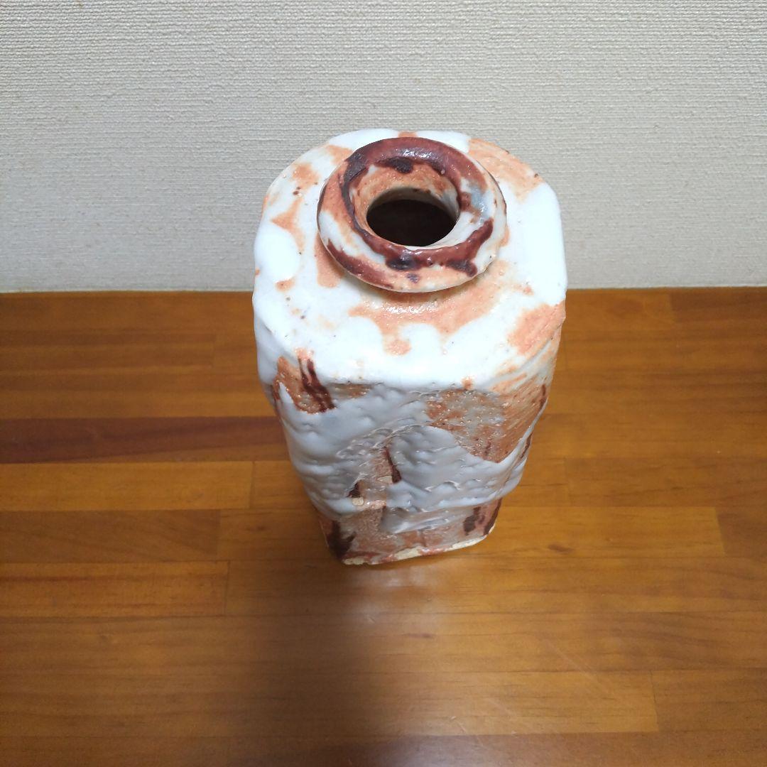 志野焼 四角形の陶器の花瓶