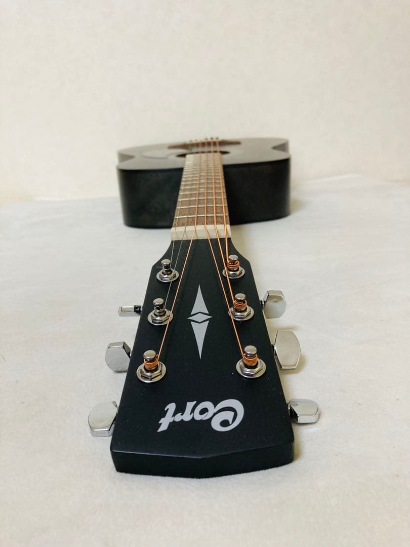 激安！アコースティックギター　アコギ　コルト　CORT　AF510　ハードケース