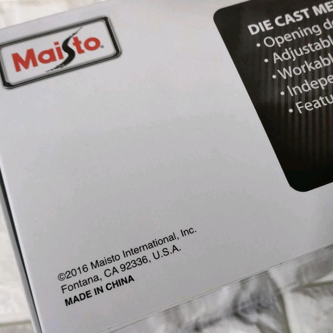 《ミニカー》Maisto『2014コルベットスティングレイ』wht 1/18