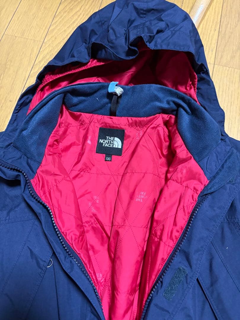 ノースフェイス スノーウェア　スキーウェア　ジャンプスーツ　雪遊び　雪　スキー