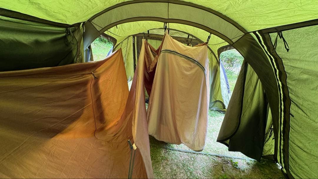 カマボコテント3 オプション品充実　寝室とリビングに分かれています