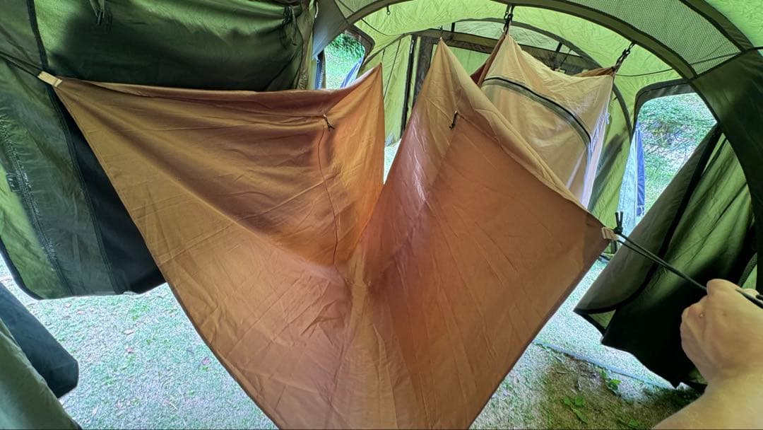 カマボコテント3 オプション品充実　寝室とリビングに分かれています